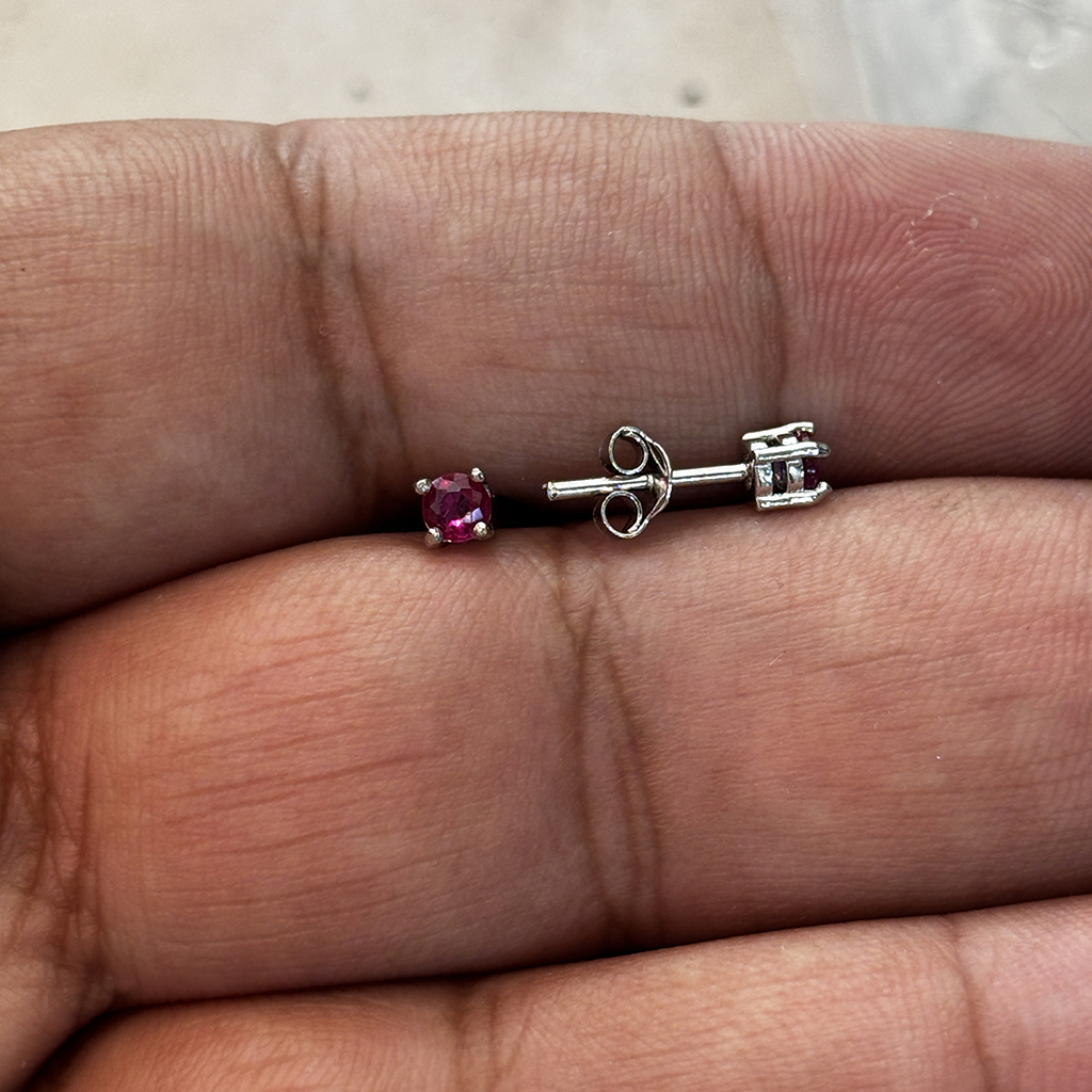 Ruby Star studs - Image 2